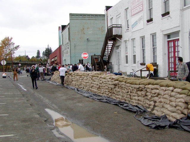 Sandbag wall built in downtown Mount Vernon